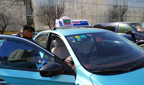遼寧省撫順市智能出租車(chē)LED頂燈屏安裝項(xiàng)目