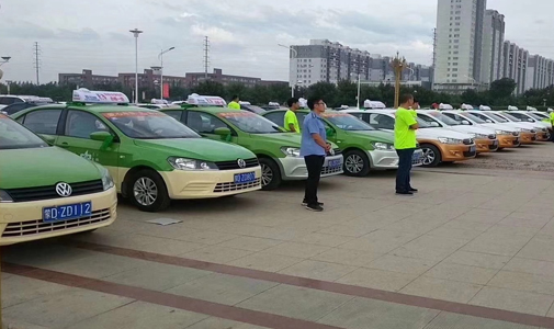 內(nèi)蒙古赤峰市智能出租車(chē)LED頂燈屏安裝項(xiàng)目